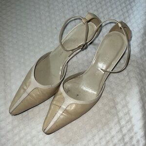 Antonio Melani Vintage Kitten Heels Cream buckle ankle strap closed toe pointed